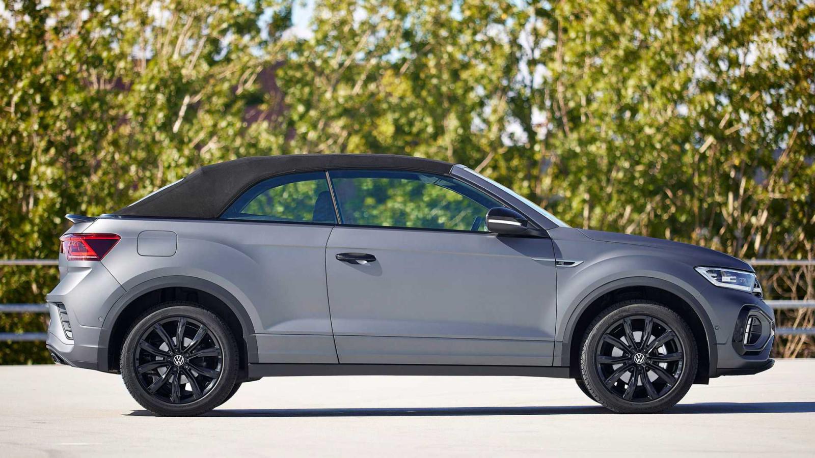 Το νέο VW T-Roc Cabriolet Edition Grey έφτασε με 150 ίππους 